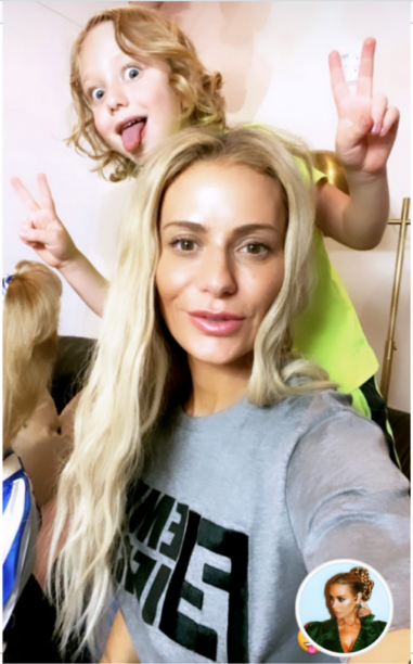 Dorit Kemsley S Grey Cropped Logo Tee Big Blonde Hair