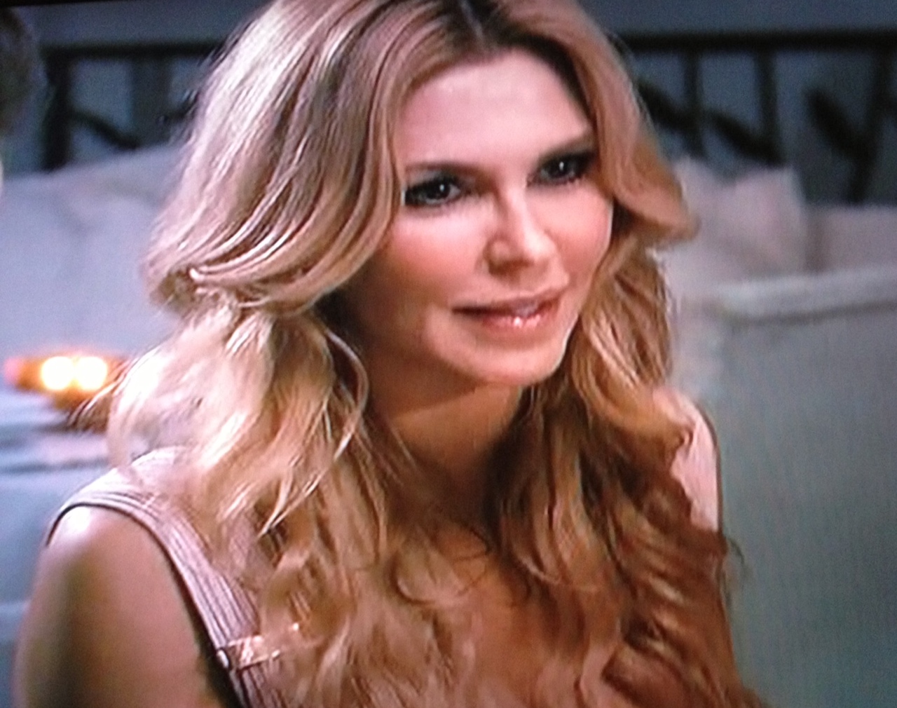 Brandi Glanville displays slender figure in skintight dress while teetering  in stilettos to film scene for Real Housewives